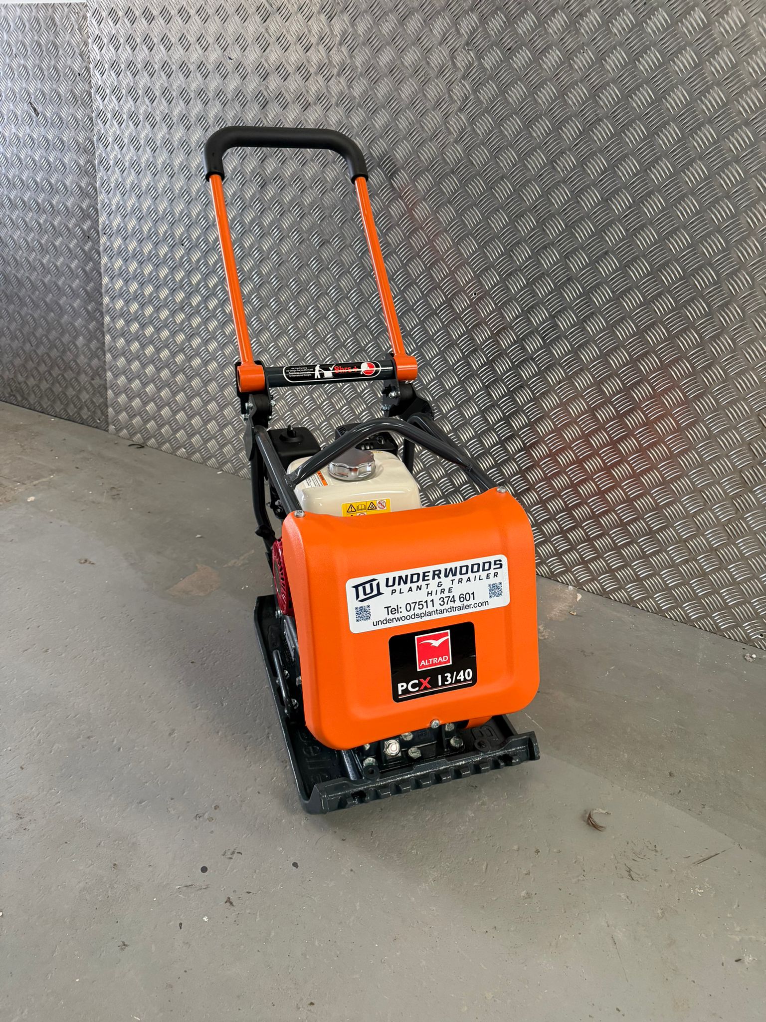🚧 Heavy Duty Wacker Plate Compactor